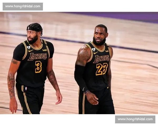 湖人对阵热火总决赛G1回放解析詹眉统治力全景呈现攻防细节与关键时刻